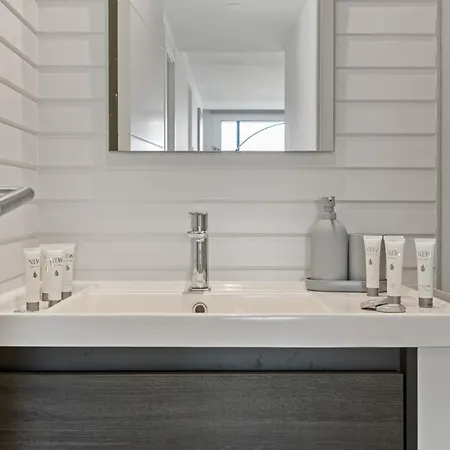 Apartment Vivi Homes - Golden Horizon Sauna, Pool, Gym &